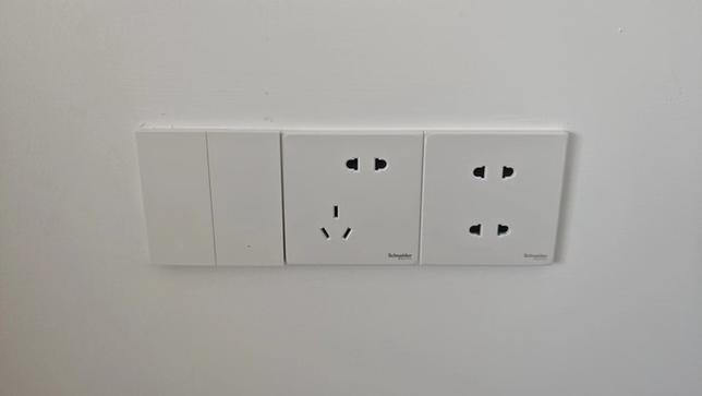 漏电断路器开关电气符号 漏电断路器开关电气符号